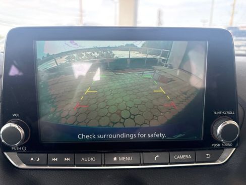Used 2020 Nissan Sentra SV FWD image 21