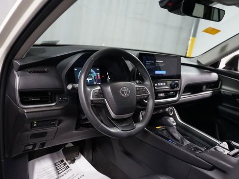 Certified 2024 Toyota Grand Highlander XLE image 11