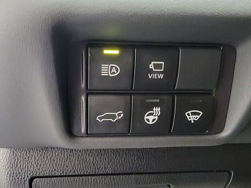 Certified 2022 Toyota Highlander Platinum image 28