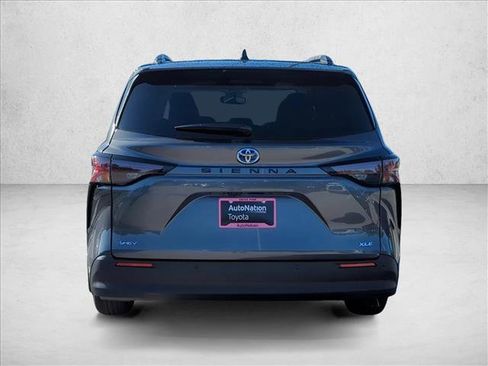 New 2025 Toyota Sienna XLE image 6