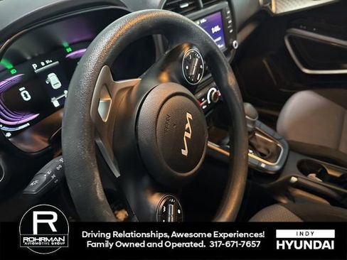 Used 2025 Kia Soul LX image 10