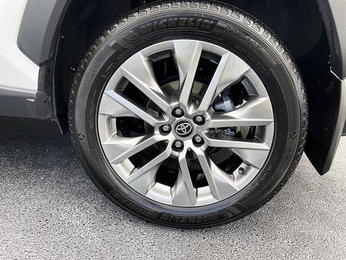 Certified 2025 Toyota RAV4 Limited FWD image 29
