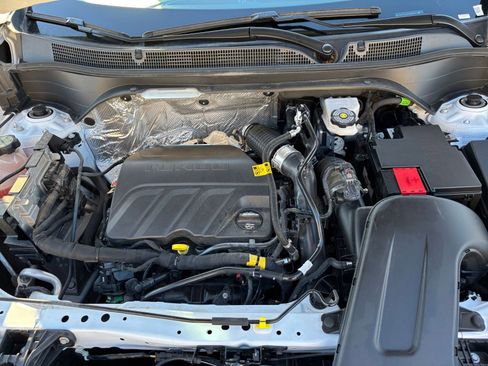 Used 2025 Chevrolet Trax LT image 30