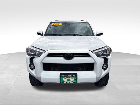 Used 2021 Toyota 4Runner SR5 AWD/4WD image 9