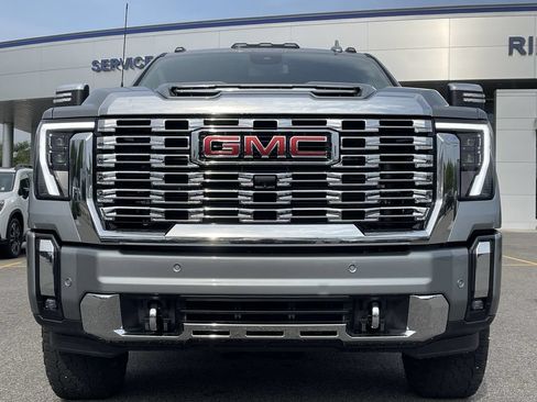 Used 2024 GMC Sierra 2500 Denali AWD/4WD image 15