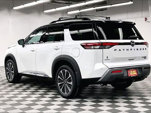 New 2026 Nissan Pathfinder Platinum image 4