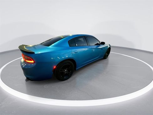 Used 2018 Dodge Charger SXT image 8