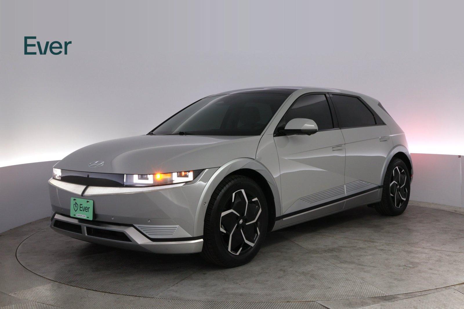 Used 2024 Hyundai Ioniq 5 Limited RWD image 2