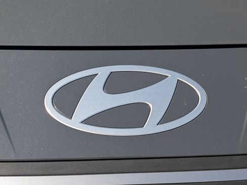 Used 2024 Hyundai Elantra SEL FWD image 34