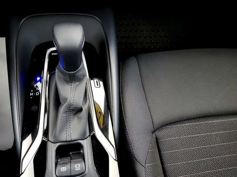 Certified 2021 Toyota Corolla SE w/ SE Premium Package FWD image 22