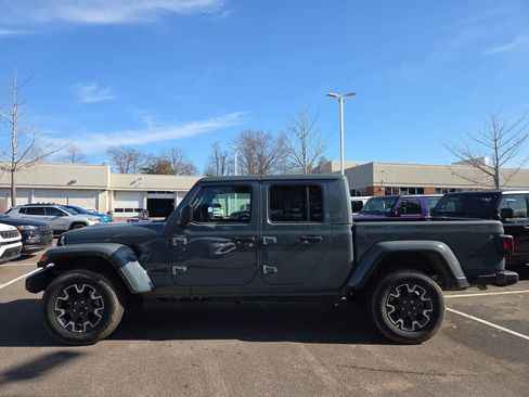 New 2026 Jeep Gladiator Sahara image 2