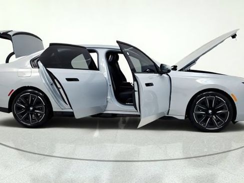 Used 2026 BMW 740i xDrive AWD/4WD image 20