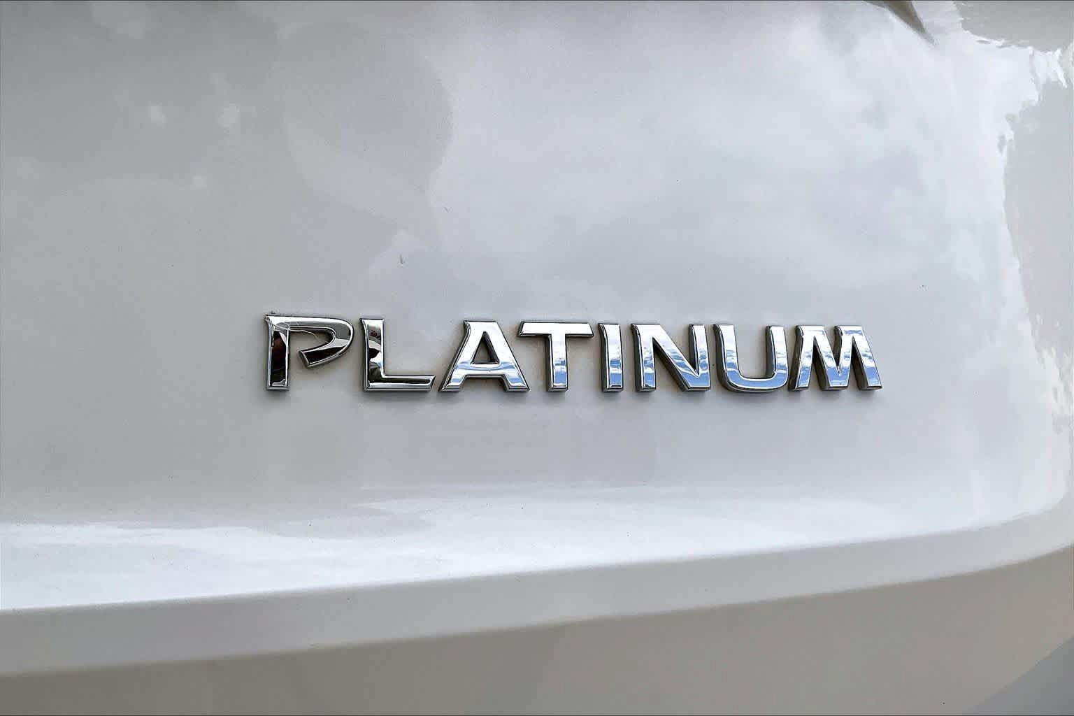 Used 2023 Nissan Rogue Platinum w/ Platinum Premium Package FWD image 9