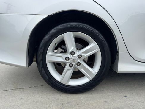 Used 2014 Toyota Camry SE FWD image 27