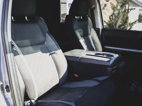 Used 2014 Toyota Tundra SR5 image 31