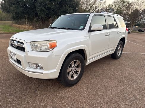 Used 2013 Toyota 4Runner SR5 image 3