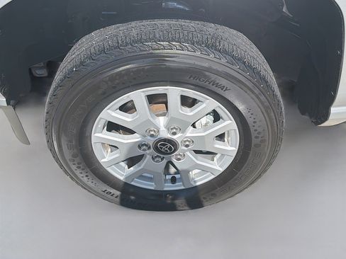 Used 2024 Toyota Tacoma SR5 image 33