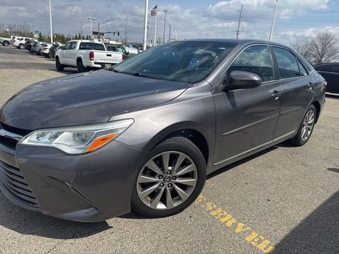 Used 2016 Toyota Camry XLE w/ Advanced Technology Package image 9