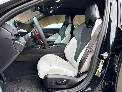 New 2026 BMW M5 Touring image 13