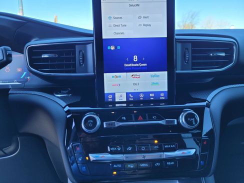 Used 2023 Ford Explorer ST w/ Equipment Group 401A AWD/4WD image 25
