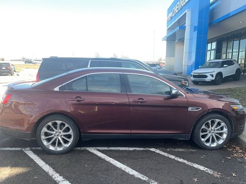 Used 2015 Ford Taurus Limited w/ Equipment Group 301A image 3