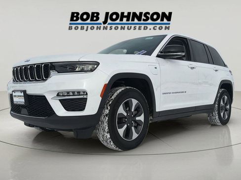 Used 2023 Jeep Grand Cherokee 4WD 4xe image 3