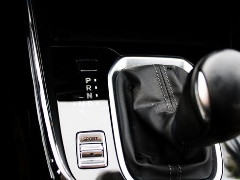 Used 2023 MAZDA CX-9 Touring image 23