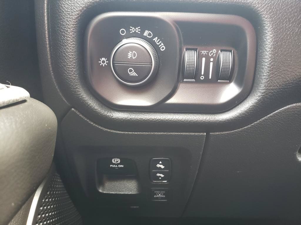 Used 2025 RAM 1500 Big Horn AWD/4WD image 23
