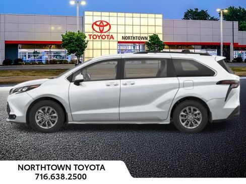 New 2026 Toyota Sienna XLE FWD image 3