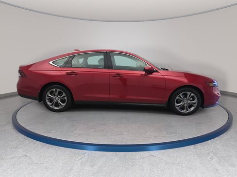 Used 2024 Honda Accord EX image 4