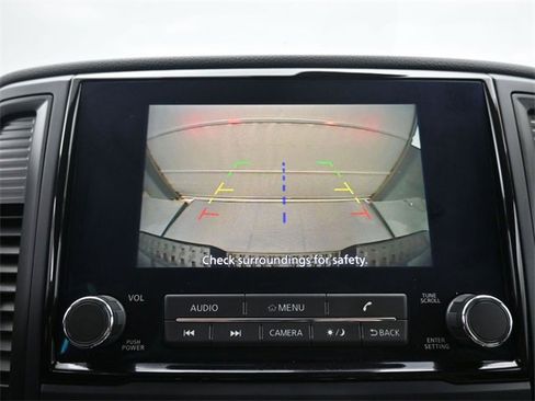 Used 2024 Nissan Titan SV w/ SV Convenience Package image 15