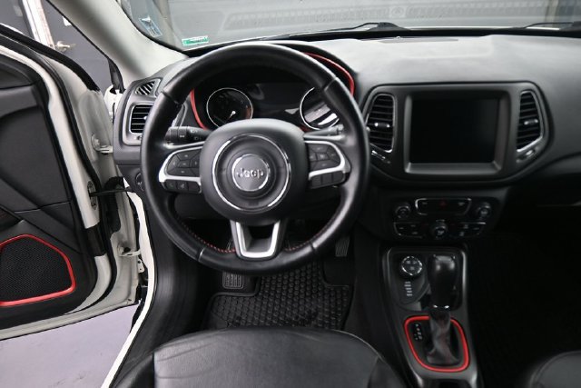 Used 2020 Jeep Compass Trailhawk AWD/4WD image 20