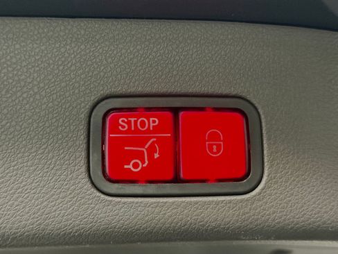 Used 2014 Mercedes-Benz GL 450 4MATIC image 16
