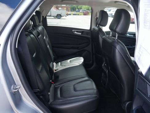 Used 2020 Ford Edge Titanium AWD/4WD image 24