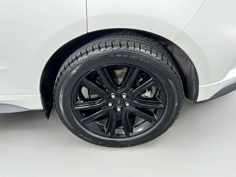 Used 2022 Ford Edge ST-Line w/ Class II Trailer Tow Package image 26