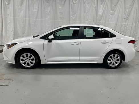 Used 2026 Toyota Corolla LE FWD image 4