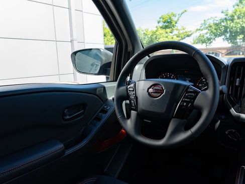 New 2026 Nissan Frontier PRO-4X w/ Pro-4x Convenience Package AWD/4WD image 11