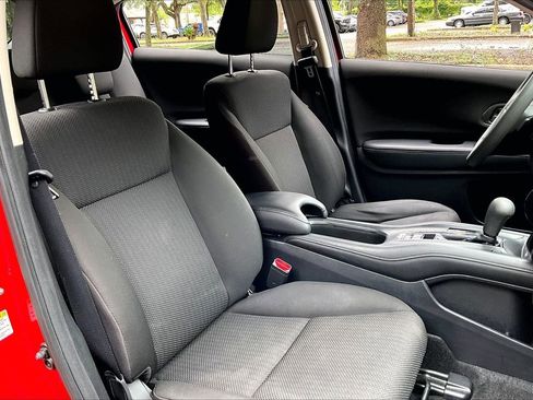 Used 2016 Honda HR-V EX image 29