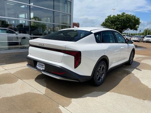 New 2026 Kia K4 FWD image 5