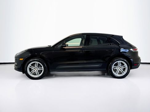 Certified 2025 Porsche Macan image 2