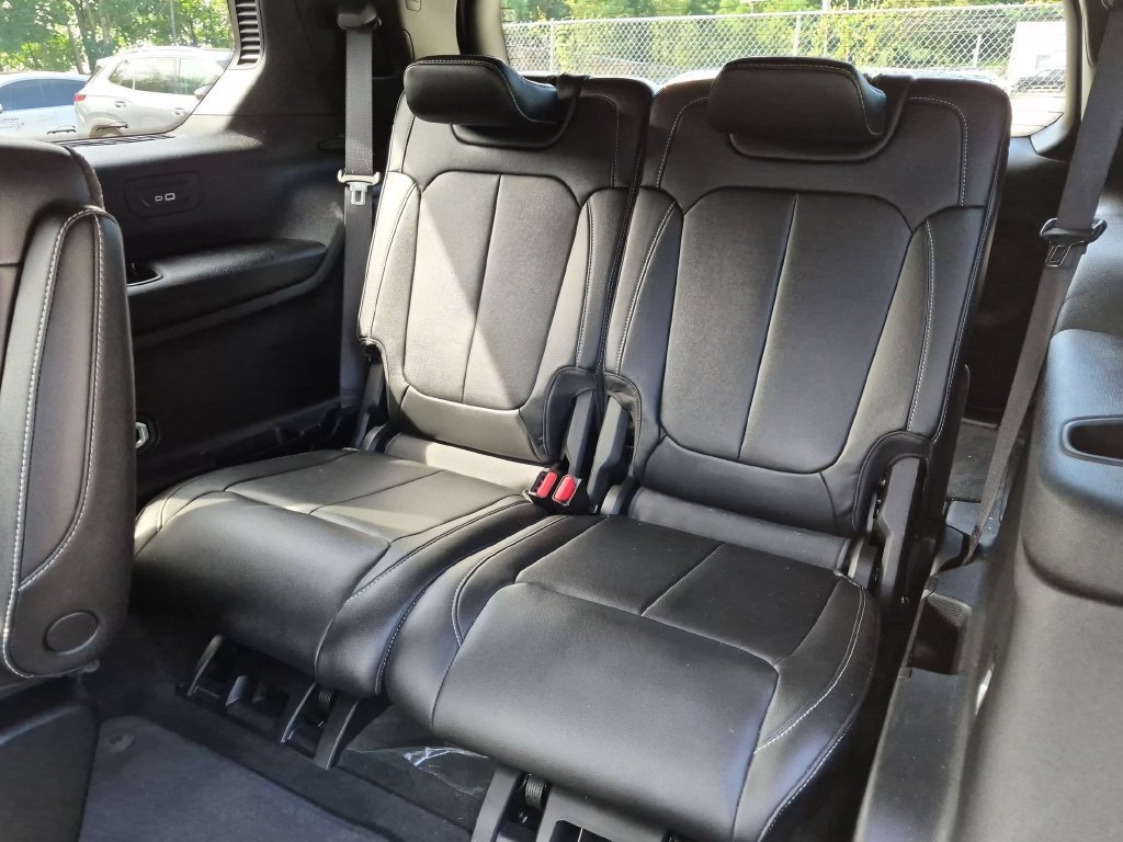 Used 2025 Jeep Grand Cherokee L Limited w/ Black Appearance Package AWD/4WD image 28