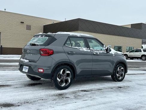 Used 2022 Hyundai Venue SEL w/ Cargo Package image 9