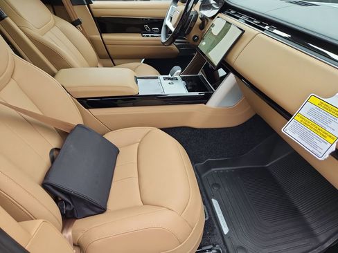 New 2025 Land Rover Range Rover Long Wheelbase SE AWD/4WD image 3