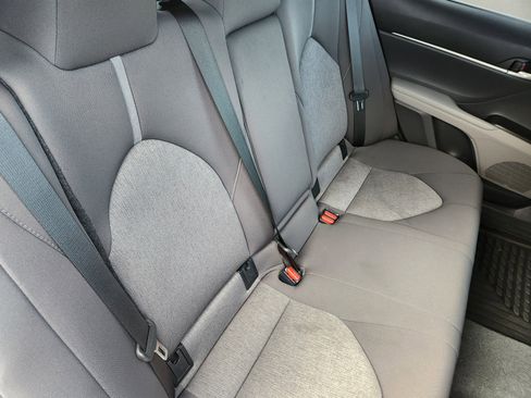 Used 2022 Toyota Camry LE image 28