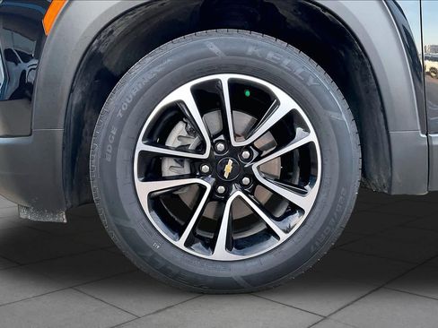 Used 2025 Chevrolet TrailBlazer LT FWD image 11
