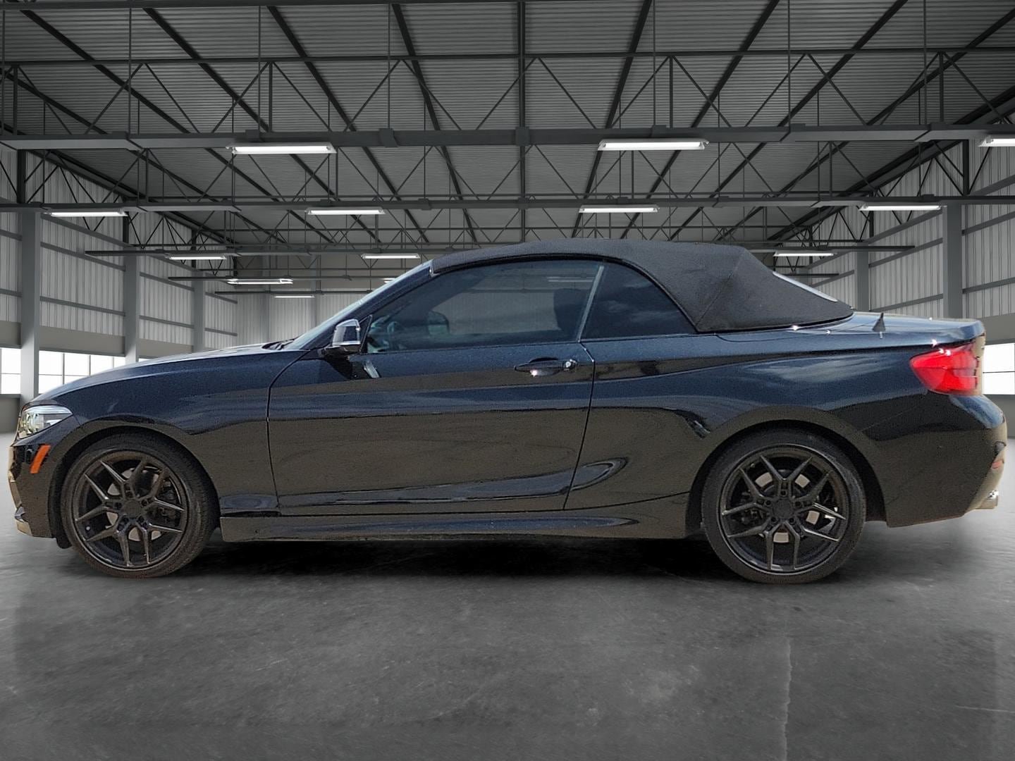 Used 2019 BMW 230i xDrive Convertible w/ M Sport Package AWD/4WD image 2