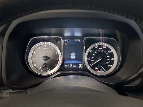 Used 2019 Nissan Titan PRO-4X AWD/4WD image 16