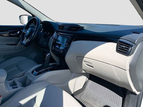 Used 2022 Nissan Rogue Sport SL FWD image 28