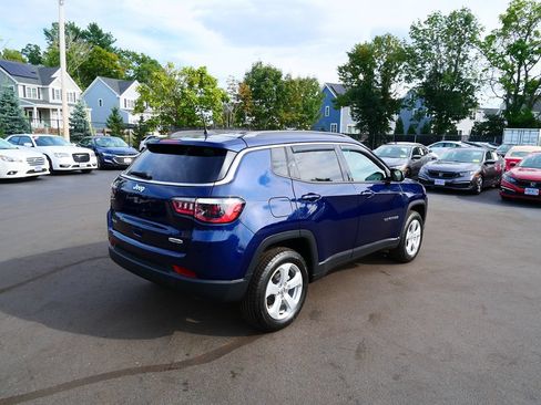 Used 2021 Jeep Compass Latitude w/ Convenience Group AWD/4WD image 3