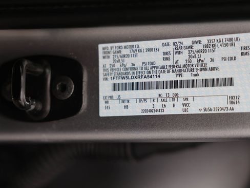 Certified 2024 Ford F150 Lariat AWD/4WD image 40